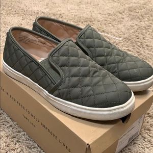 Missimo slip ons